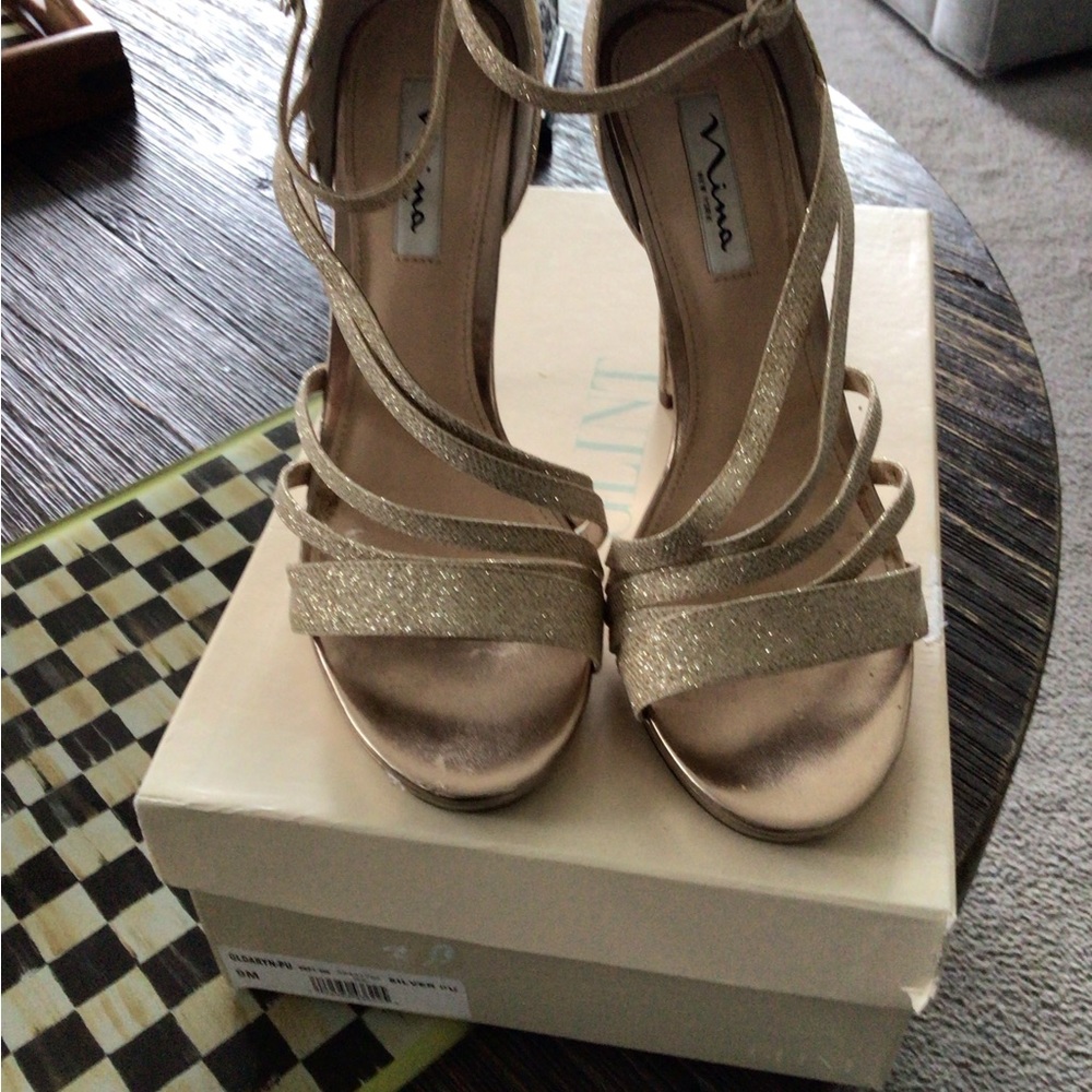 Nina gold high heels size 81/2